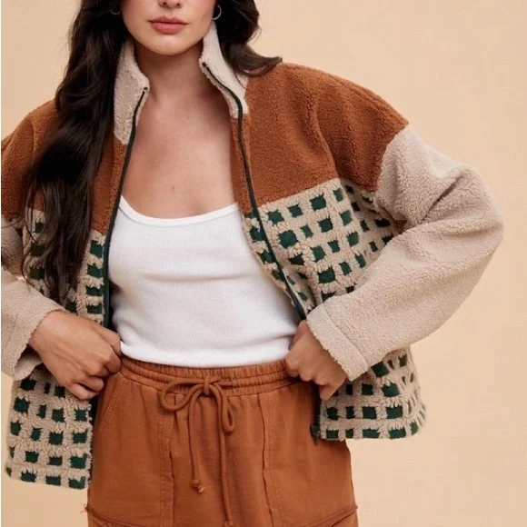 NWT Annie Wear Tarzana Tan Checkered Plaid Zip Up Sherpa Fleece Jacket - Picture 2 of 5